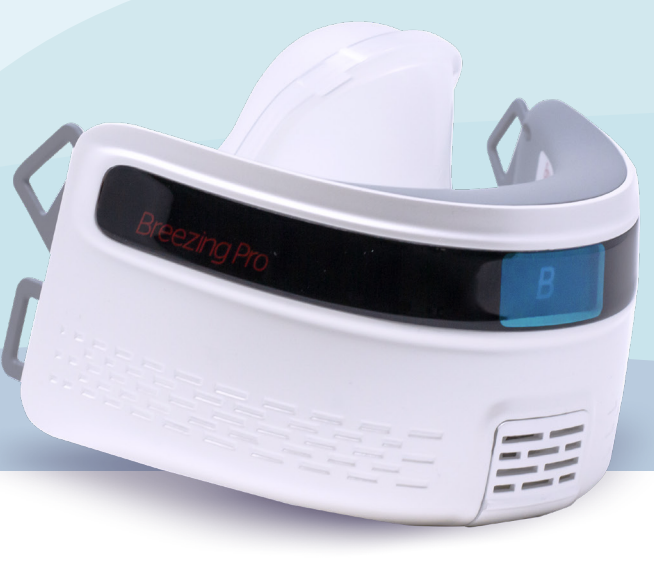 Patient using the Breezing Med RMR device for resting metabolic rate test